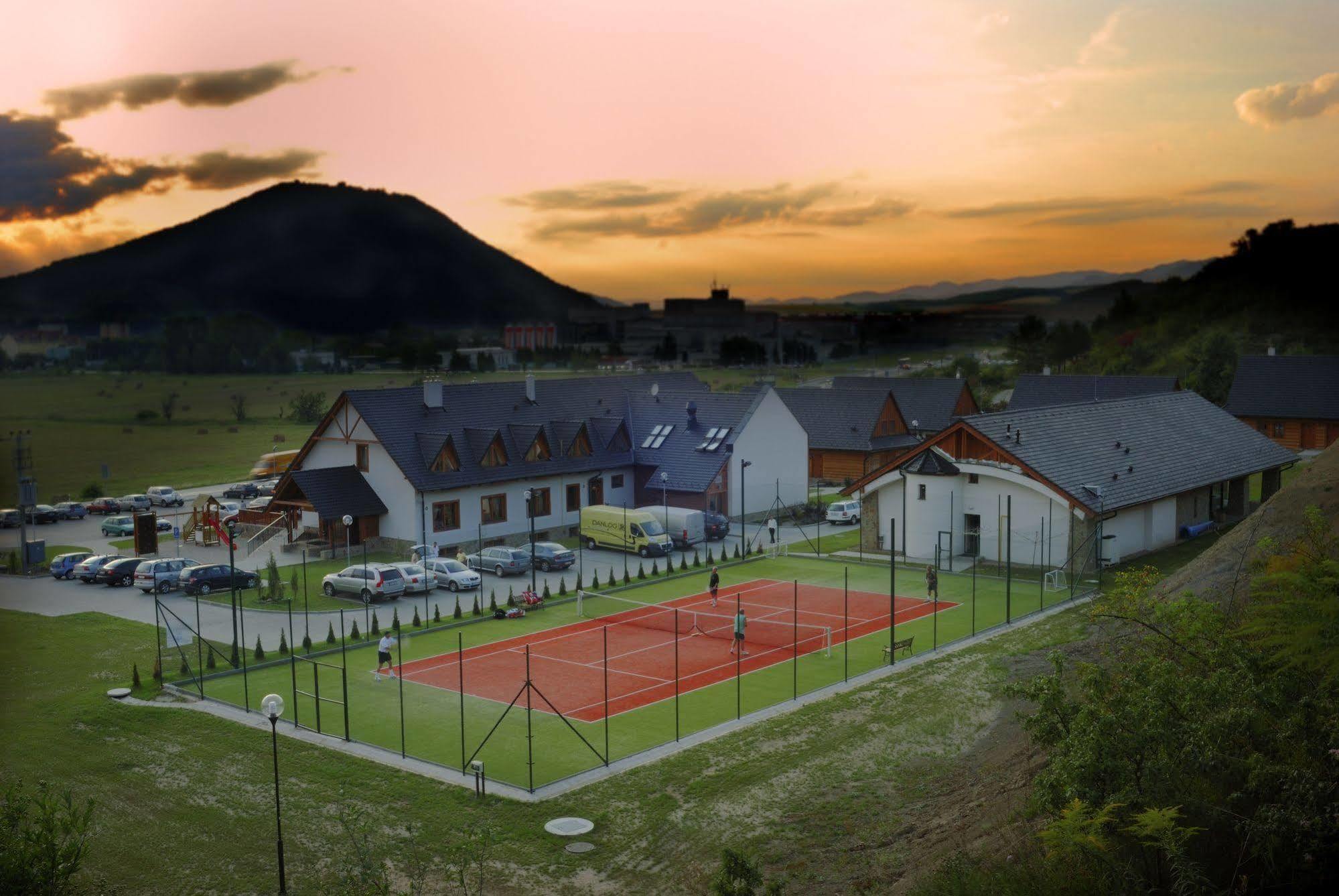 Wellness Pension&Salaš Šariš Park Presov Bagian luar foto